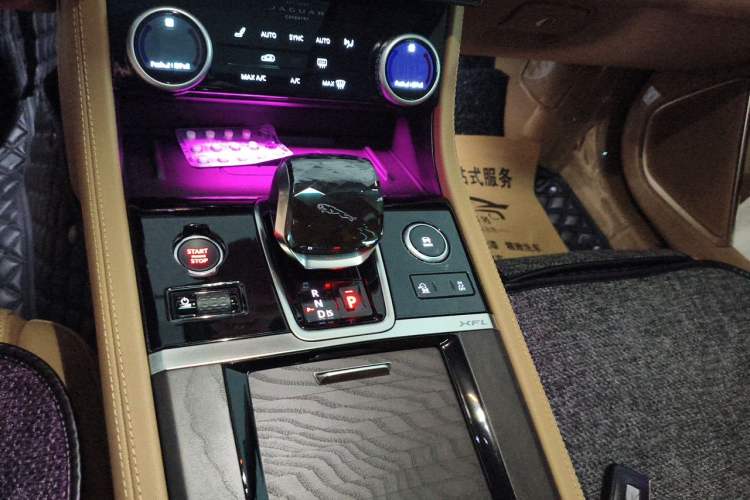Used Jaguar XFL 2024 2.0T P250 Two-Wheel Drive Prestige Luxury Edition Gear Lever