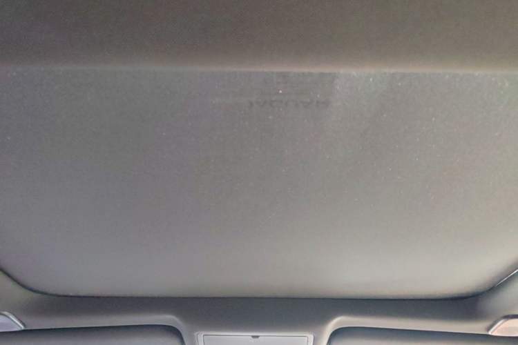 Used Jaguar XFL 2024 2.0T P300 Four-Wheel Drive Flagship Sport Gold Edition Headliner