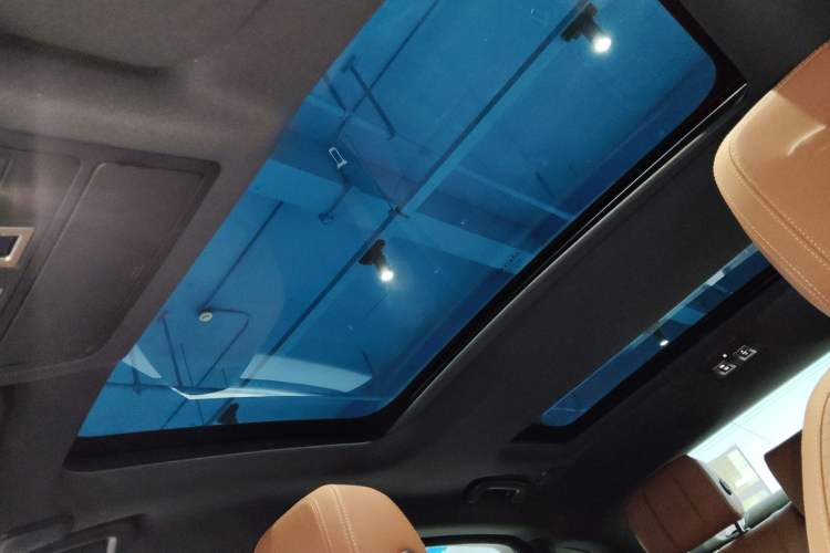 Used Jaguar XFL 2024 2.0T P300 Four-Wheel Drive Flagship Sport Gold Edition Headliner