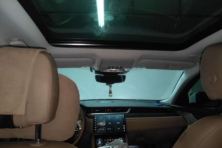 Used Jaguar XFL 2024 2.0T P250 Two-Wheel Drive Prestige Luxury Edition Headliner