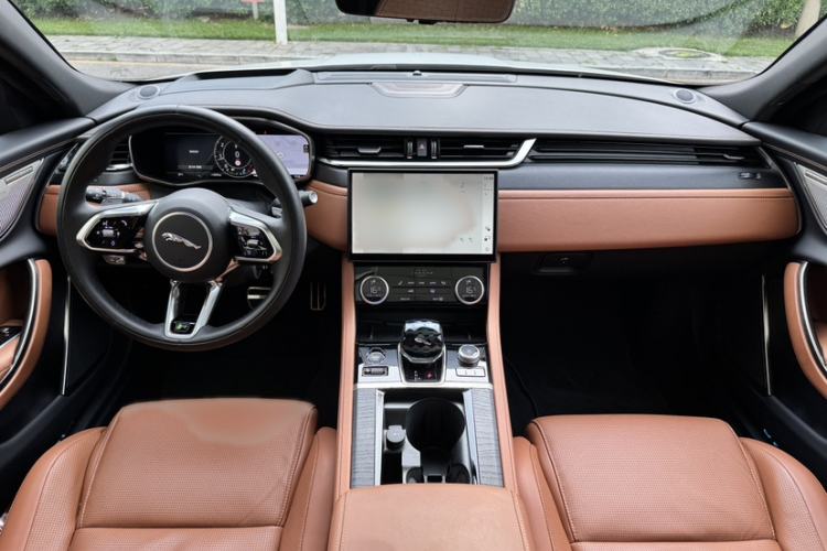 Used Jaguar XFL 2024 2.0T P300 Four-Wheel Drive Flagship Sport Gold Edition Interior 1