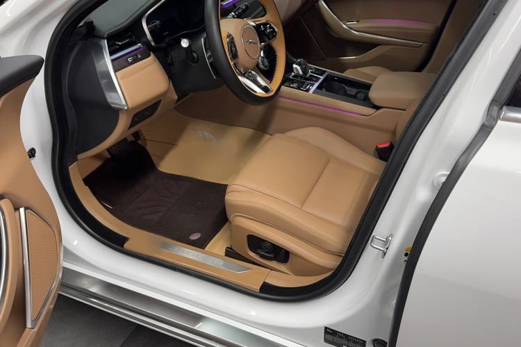 Used Jaguar XFL 2024 2.0T P250 Two-Wheel Drive Prestige Luxury Edition Interior 1