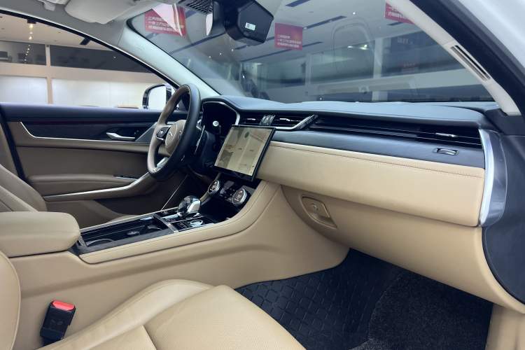 Used Jaguar XFL 2024 2.0T P250 Two-Wheel Drive Prestige Luxury Edition Interior 11