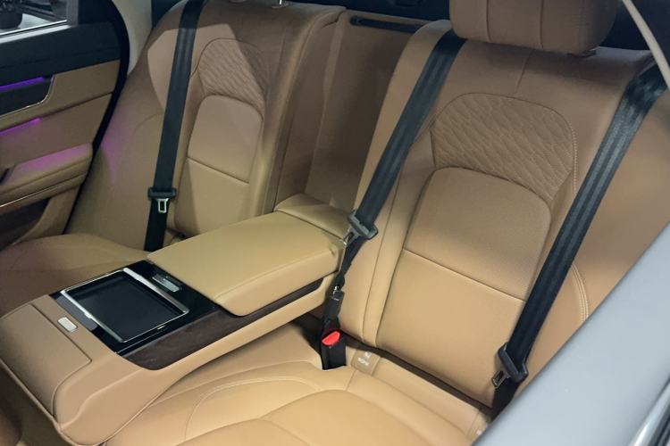 Used Jaguar XFL 2024 2.0T P250 Two-Wheel Drive Prestige Luxury Edition Interior 2