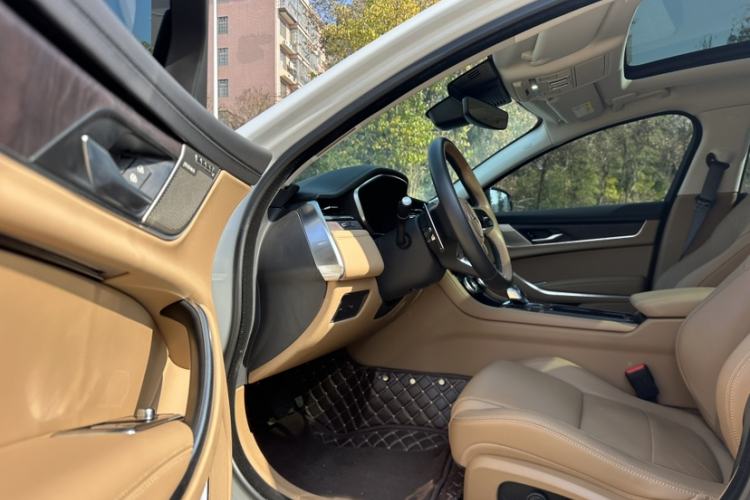 Used Jaguar XFL 2024 2.0T P250 Two-Wheel Drive Prestige Luxury Edition Interior 2