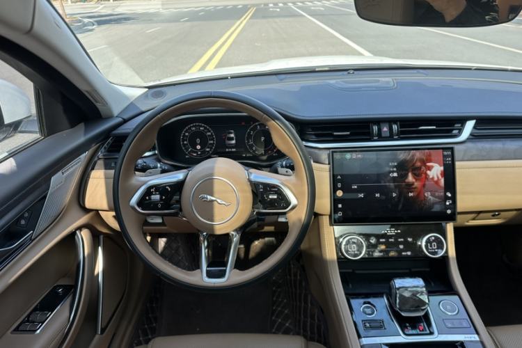 Used Jaguar XFL 2024 2.0T P250 Two-Wheel Drive Prestige Luxury Edition Interior 3