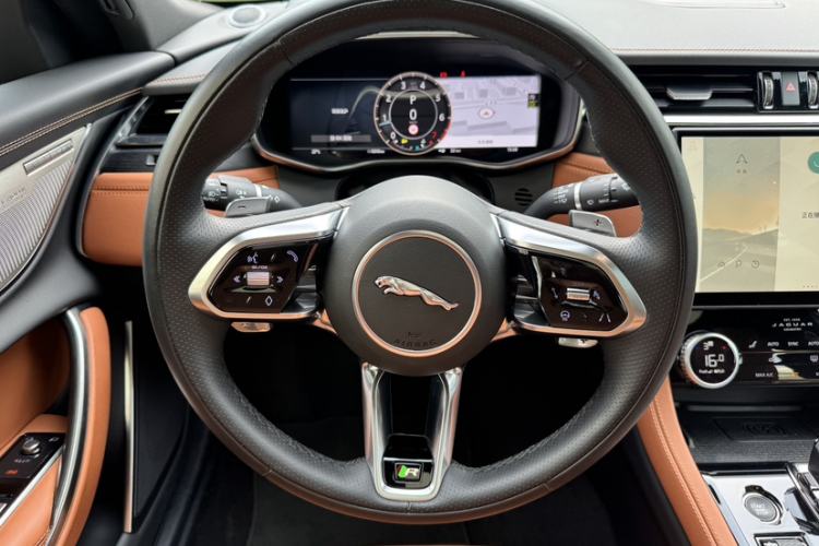Used Jaguar XFL 2024 2.0T P300 Four-Wheel Drive Flagship Sport Gold Edition Interior 4