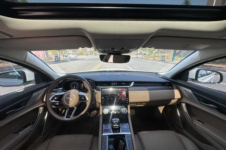 Used Jaguar XFL 2024 2.0T P250 Two-Wheel Drive Prestige Luxury Edition Interior 4