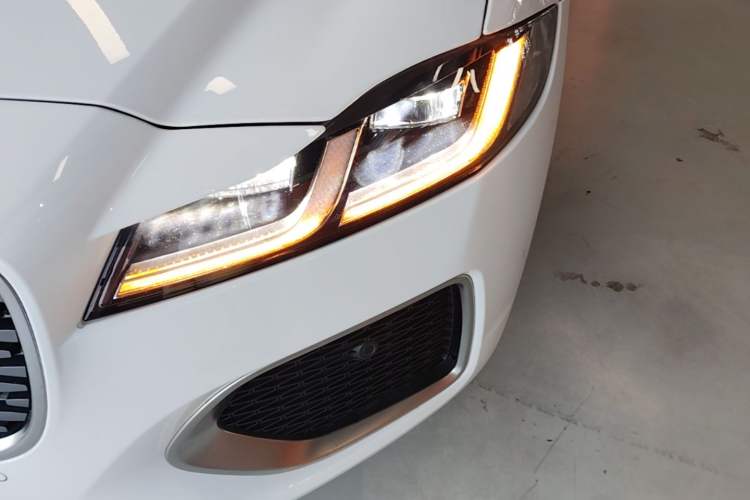 Used Jaguar XFL 2024 2.0T P250 Two-Wheel Drive Prestige Luxury Edition Left Front Headlight