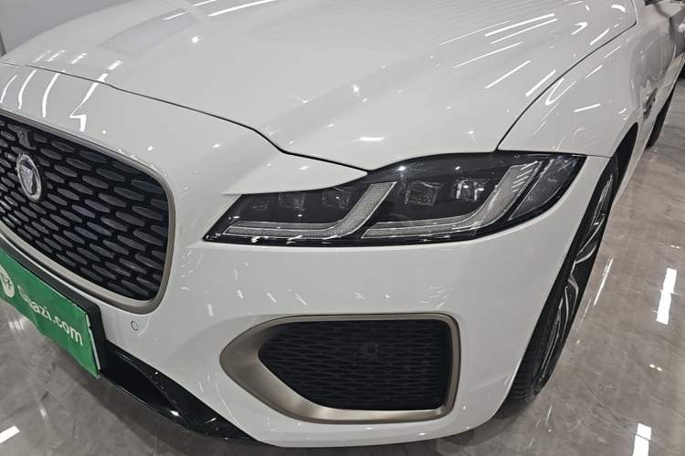 Used Jaguar XFL 2024 2.0T P300 Four-Wheel Drive Flagship Sport Gold Edition Left Front Headlight