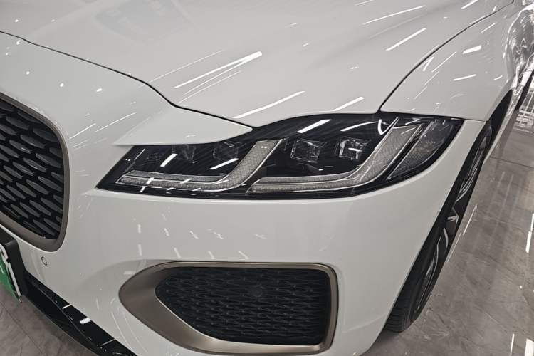 Used Jaguar XFL 2024 2.0T P300 Four-Wheel Drive Flagship Sport Gold Edition Left Front Headlight