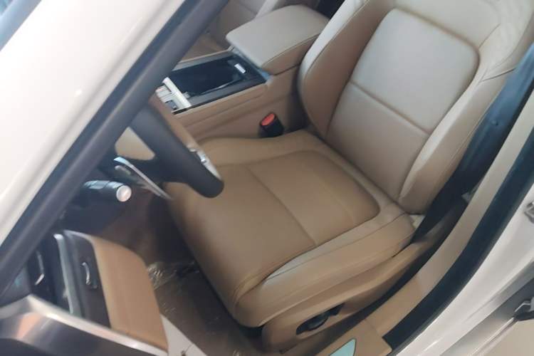 Used Jaguar XFL 2024 2.0T P250 Two-Wheel Drive Prestige Luxury Edition Left Front Seat