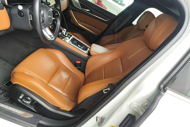 Used Jaguar XFL 2024 2.0T P300 Four-Wheel Drive Flagship Sport Gold Edition Left Front Seat