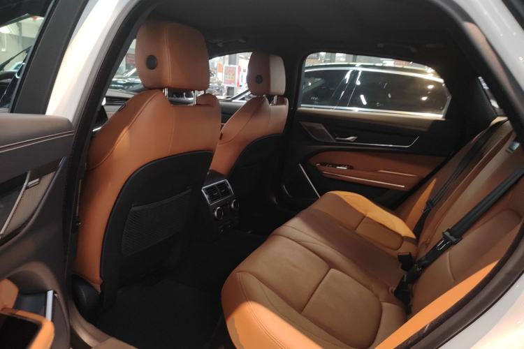 Used Jaguar XFL 2024 2.0T P300 Four-Wheel Drive Flagship Sport Gold Edition Left Rear Seat