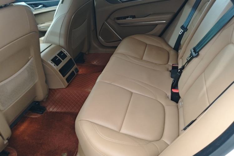 Used Jaguar XFL 2024 2.0T P250 Two-Wheel Drive Prestige Luxury Edition Left Rear Seat