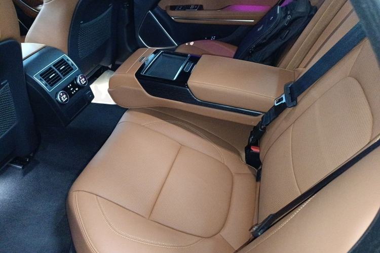 Used Jaguar XFL 2024 2.0T P300 Four-Wheel Drive Flagship Sport Gold Edition Left Rear Seat