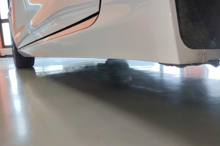 Used Jaguar XFL 2024 2.0T P250 Two-Wheel Drive Prestige Luxury Edition Left Side Sill