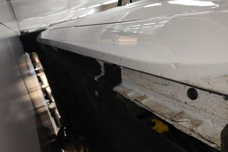 Used Jaguar XFL 2024 2.0T P250 Two-Wheel Drive Prestige Luxury Edition Left Side Sill