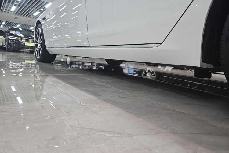Used Jaguar XFL 2024 2.0T P250 Two-Wheel Drive Prestige Luxury Edition Left Side Sill