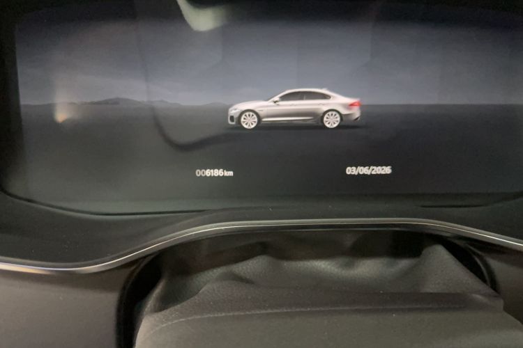 Used Jaguar XFL 2024 2.0T P250 Two-Wheel Drive Prestige Luxury Edition Odometer Close Up