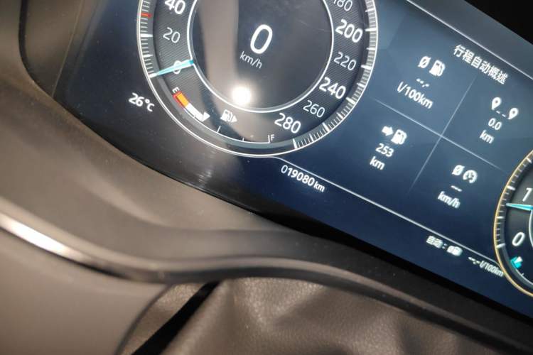 Used Jaguar XFL 2024 2.0T P250 Two-Wheel Drive Prestige Luxury Edition Odometer Close Up