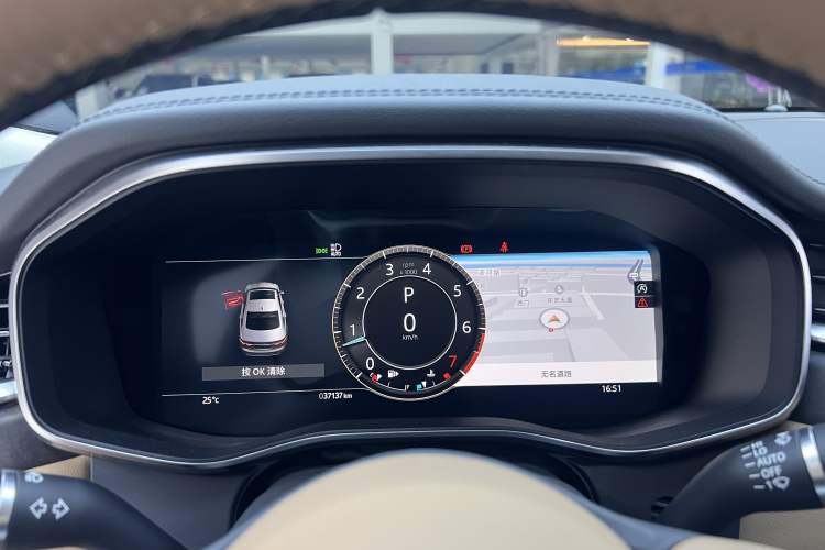 Used Jaguar XFL 2024 2.0T P250 Two-Wheel Drive Prestige Luxury Edition Odometer Close Up