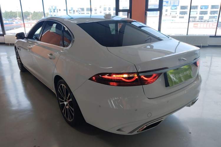 Used Jaguar XFL 2024 2.0T P250 Two-Wheel Drive Prestige Luxury Edition Rear Left 45 Deg