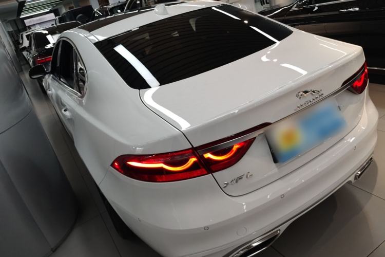 Used Jaguar XFL 2024 2.0T P250 Two-Wheel Drive Prestige Luxury Edition Rear Left 45 Deg