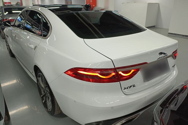 Used Jaguar XFL 2024 2.0T P300 Four-Wheel Drive Flagship Sport Gold Edition Rear Left 45 Deg