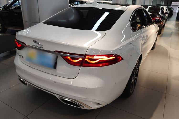 Used Jaguar XFL 2024 2.0T P250 Two-Wheel Drive Prestige Luxury Edition Rear Right 45 Deg