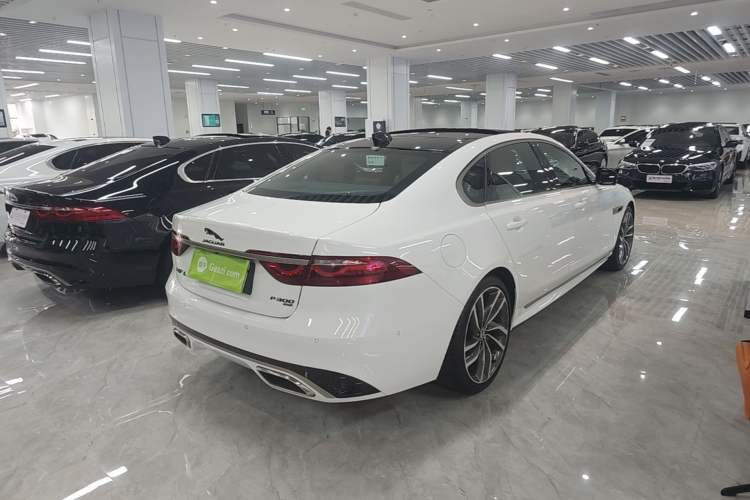 Used Jaguar XFL 2024 2.0T P300 Four-Wheel Drive Flagship Sport Gold Edition Rear Right 45 Deg