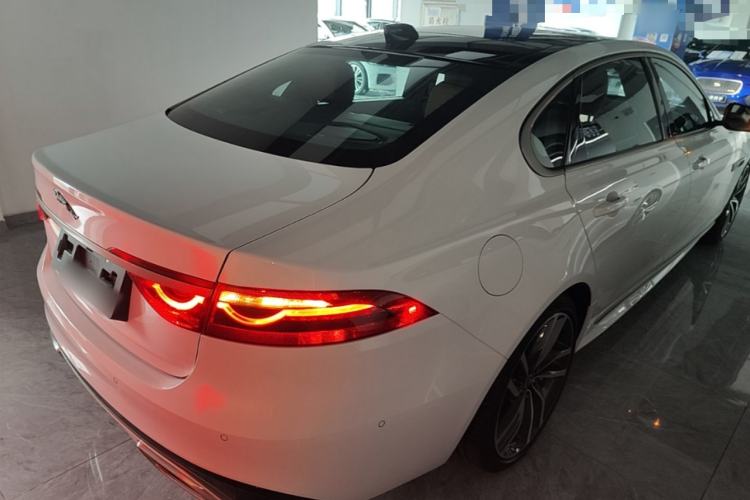 Used Jaguar XFL 2024 2.0T P300 Four-Wheel Drive Flagship Sport Gold Edition Rear Right 45 Deg