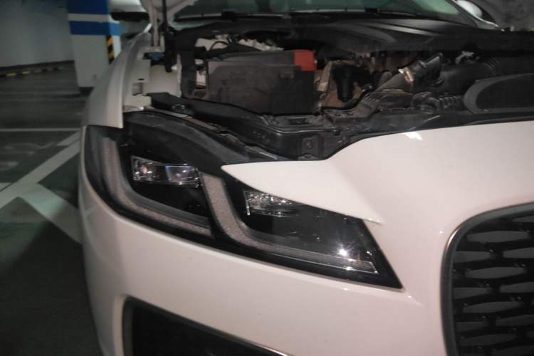 Used Jaguar XFL 2024 2.0T P250 Two-Wheel Drive Prestige Luxury Edition Right Front Headlight