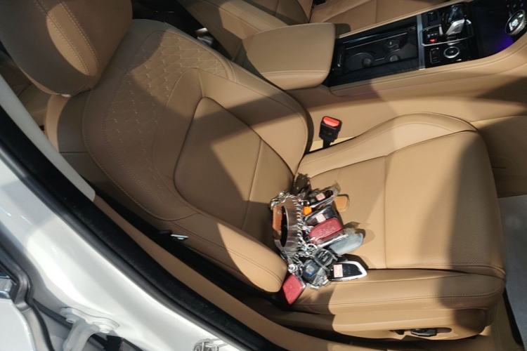 Used Jaguar XFL 2024 2.0T P250 Two-Wheel Drive Prestige Luxury Edition Right Front Seat