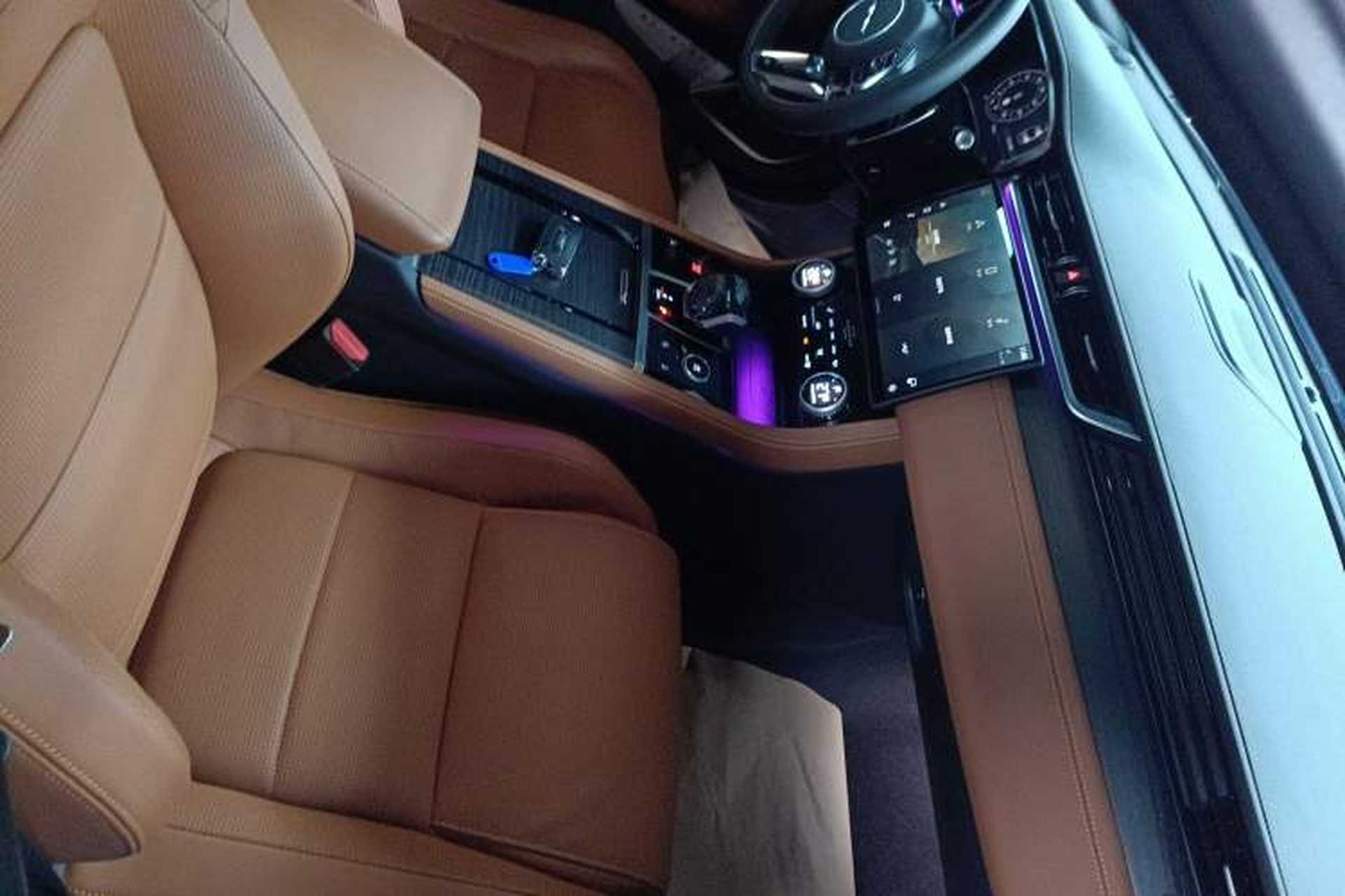 Used Jaguar XFL 2024 2.0T P300 Four-Wheel Drive Flagship Sport Gold Edition Right Front Seat