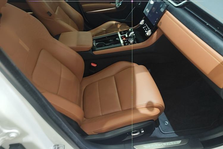 Used Jaguar XFL 2024 2.0T P300 Four-Wheel Drive Flagship Sport Gold Edition Right Front Seat