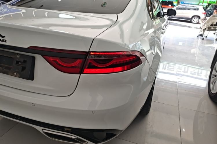 Used Jaguar XFL 2024 2.0T P250 Two-Wheel Drive Prestige Luxury Edition Right Rear Taillight