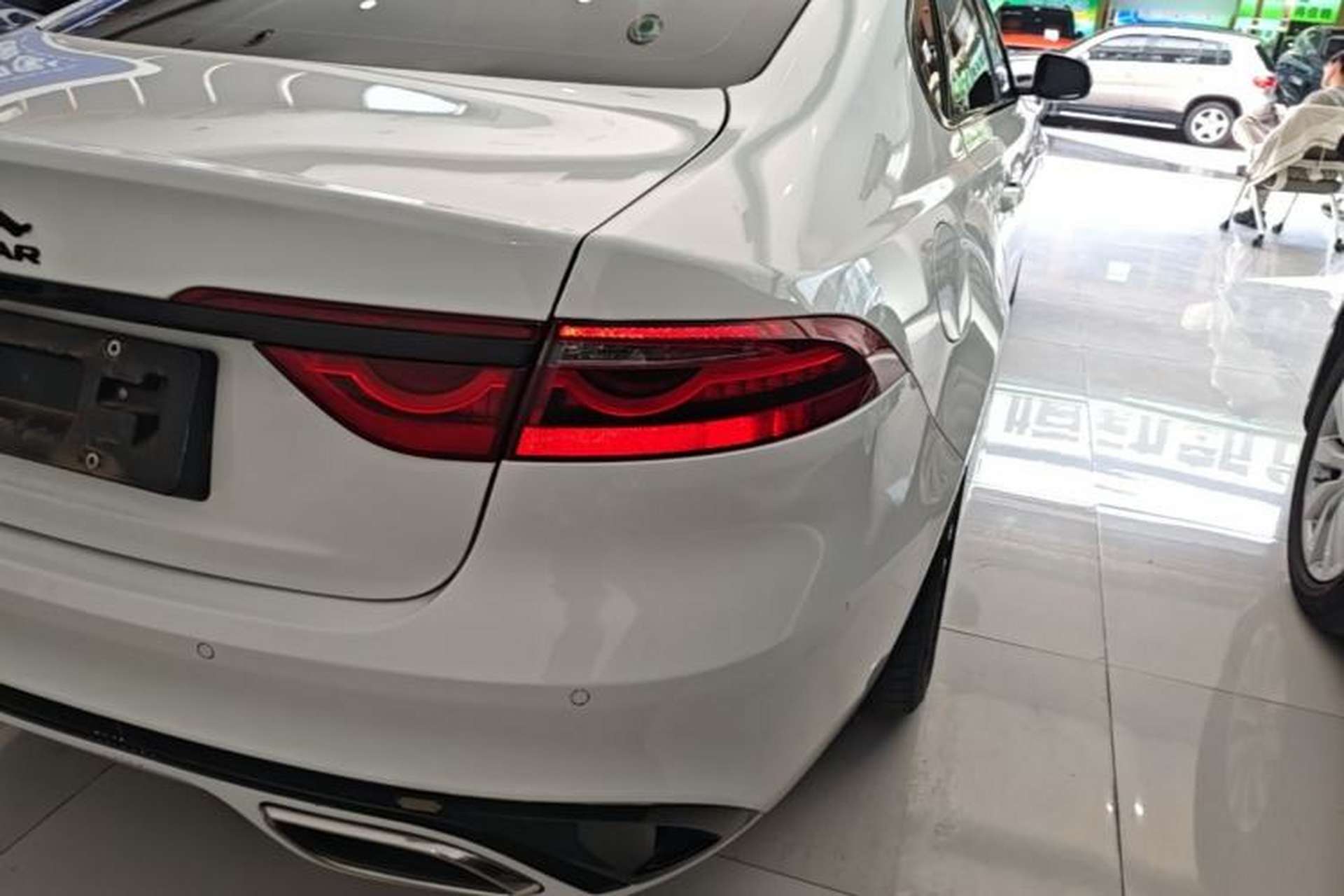 Used Jaguar XFL 2024 2.0T P250 Two-Wheel Drive Prestige Luxury Edition Right Rear Taillight