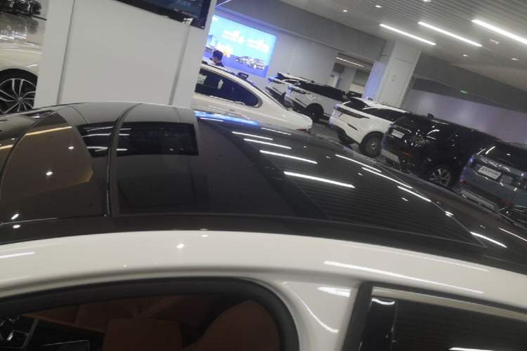 Used Jaguar XFL 2024 2.0T P300 Four-Wheel Drive Flagship Sport Gold Edition Roof