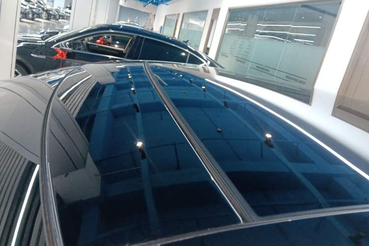 Used Jaguar XFL 2024 2.0T P300 Four-Wheel Drive Flagship Sport Gold Edition Roof