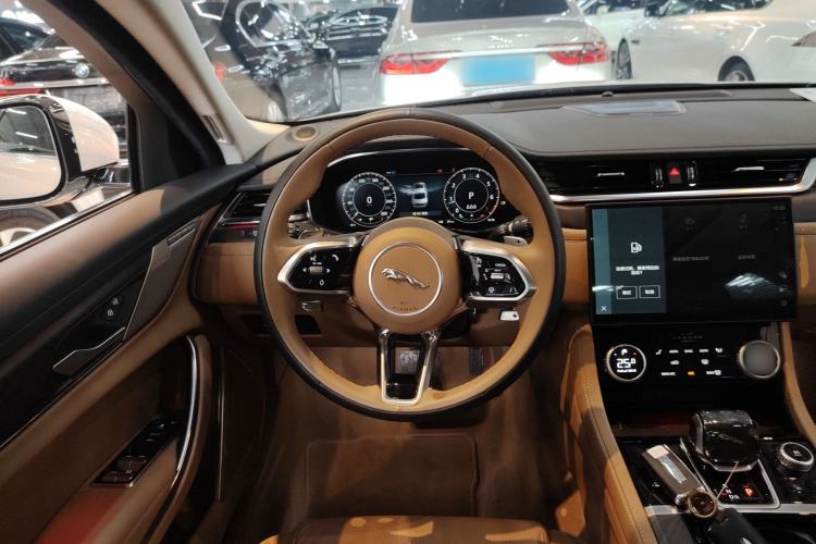 Used Jaguar XFL 2024 2.0T P250 Two-Wheel Drive Prestige Luxury Edition Steering Wheel