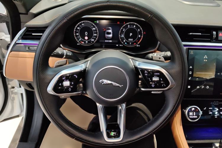 Used Jaguar XFL 2024 2.0T P300 Four-Wheel Drive Flagship Sport Gold Edition Steering Wheel