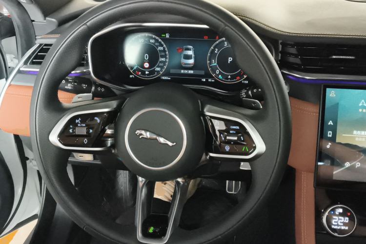 Used Jaguar XFL 2024 2.0T P300 Four-Wheel Drive Flagship Sport Gold Edition Steering Wheel