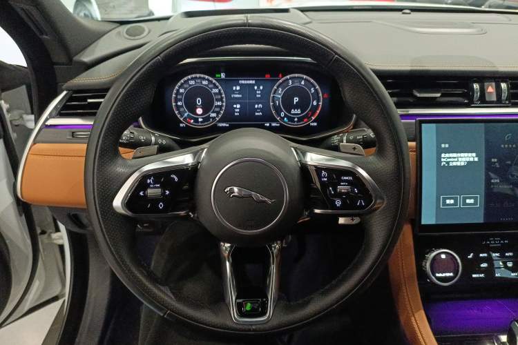 Used Jaguar XFL 2024 2.0T P300 Four-Wheel Drive Flagship Sport Gold Edition Steering Wheel