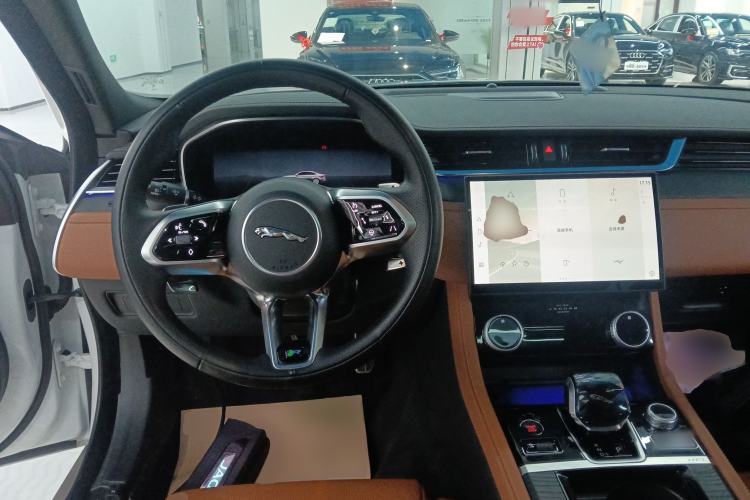 Used Jaguar XFL 2024 2.0T P300 Four-Wheel Drive Flagship Sport Gold Edition Steering Wheel
