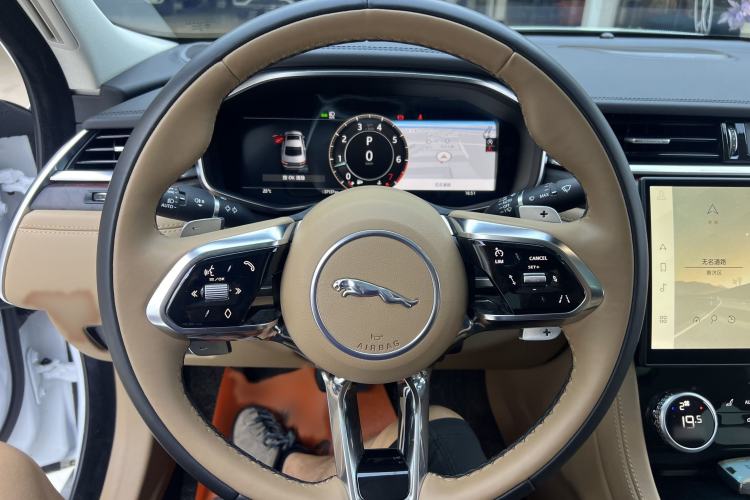 Used Jaguar XFL 2024 2.0T P250 Two-Wheel Drive Prestige Luxury Edition Steering Wheel