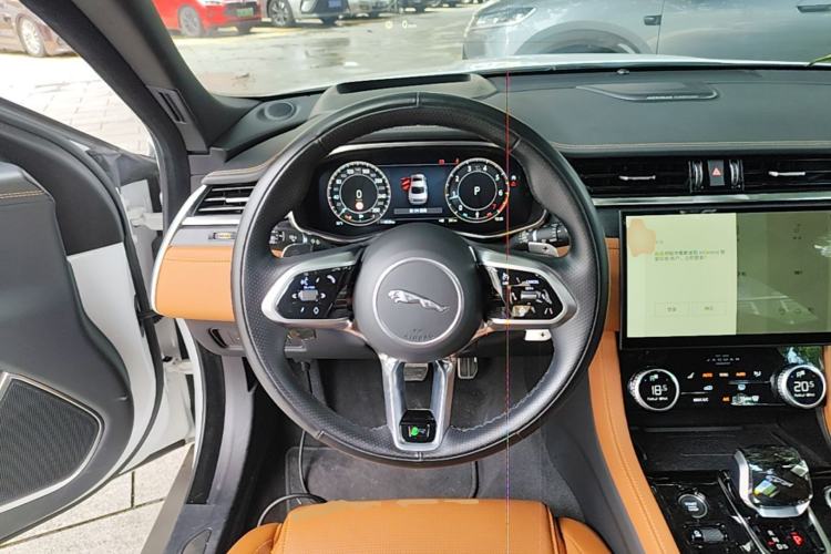 Used Jaguar XFL 2024 2.0T P300 Four-Wheel Drive Flagship Sport Gold Edition Steering Wheel