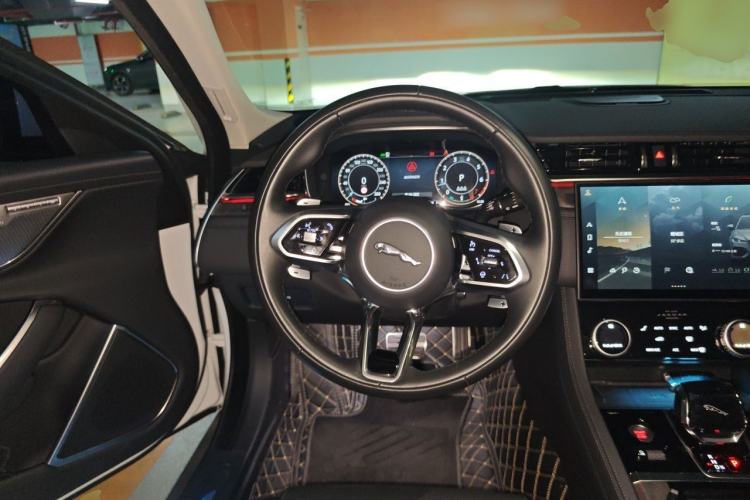 Used Jaguar XFL 2024 2.0T P250 Two-Wheel Drive Prestige Luxury Edition Steering Wheel