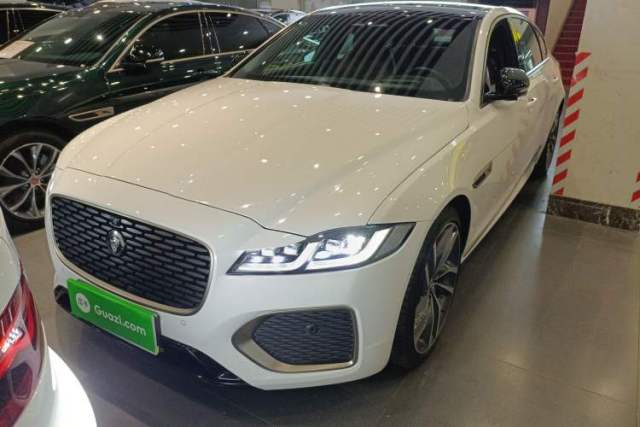 Jaguar XFL 2024 2.0T P300 Four-Wheel Drive Flagship Sport Gold Edition مستعملة