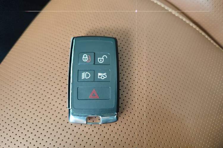 Used Jaguar XFL 2024 2.0T P300 Four-Wheel Drive Flagship Sport Gold Edition Vehicle Key